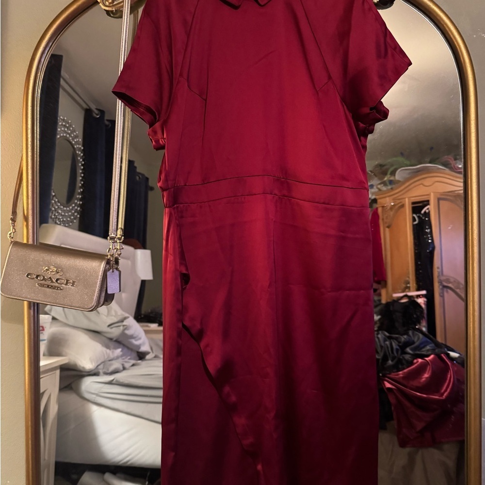 Red satiny short sleeve midi dress size xl new with tags - Picture 3 of 7